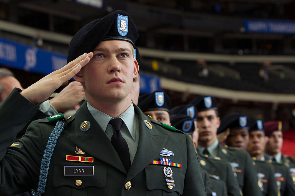 BILLY LYNN'S LONG HALFTIME WALK, Joe Alwyn, 2016. ph: Mary Cybulski. © TriStar / courtesy Everett